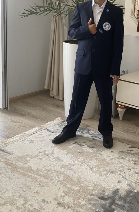 Школьный костюм тройка