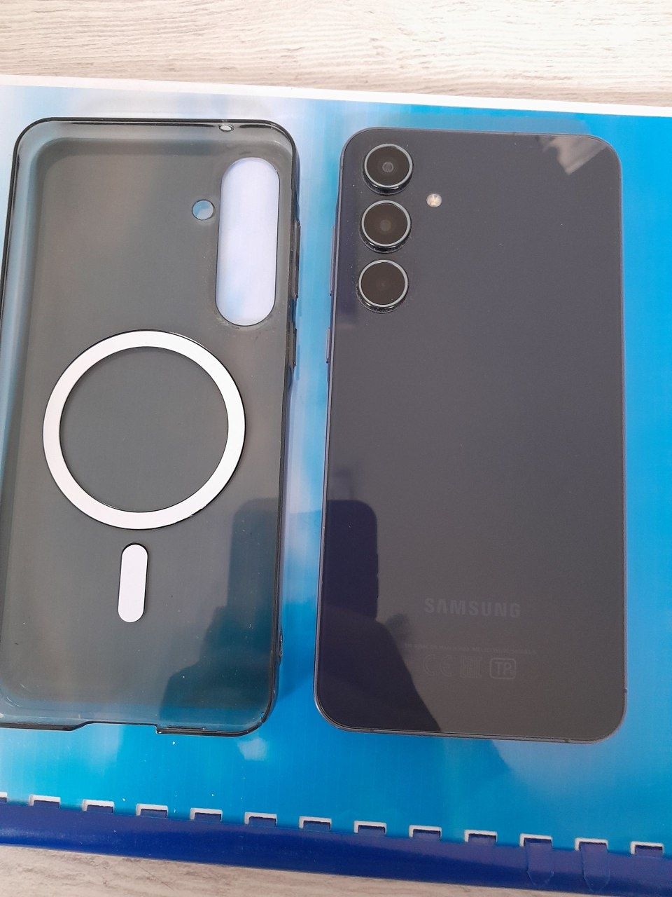 Samsung A55 5G  rangi toq kok holadi ideal ochilmagan karopka dakument