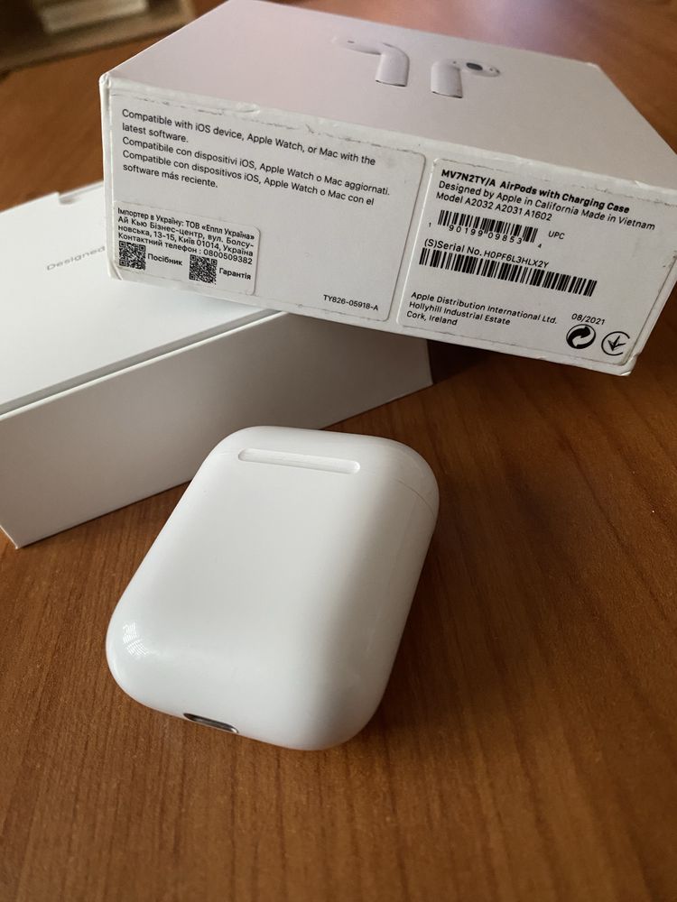 Apple AirPods Gen 2