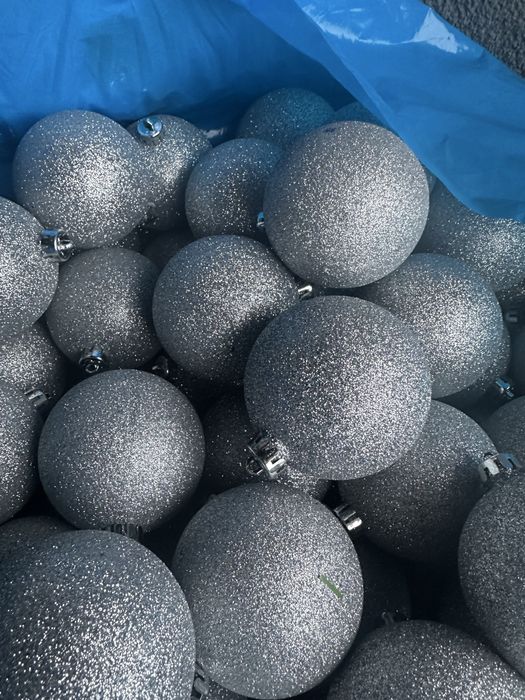 Globuri ornamente craciun noi diametru de 8 si  10cm