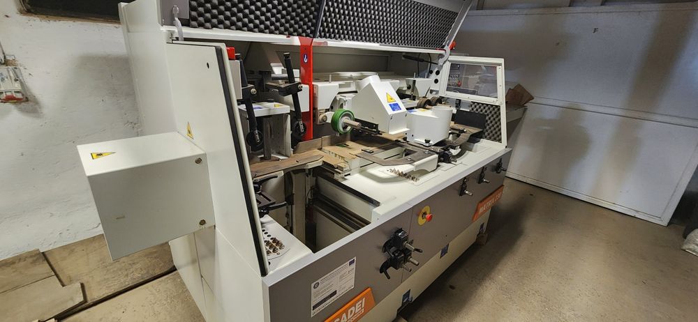 Masina de prelucrat pe 4 fețe