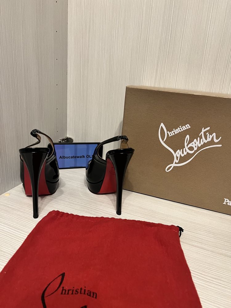 Louboytin peep toe 37