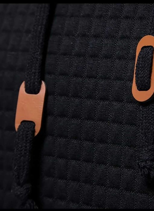 Мъжки комплект в черен цвят, размери L и XL