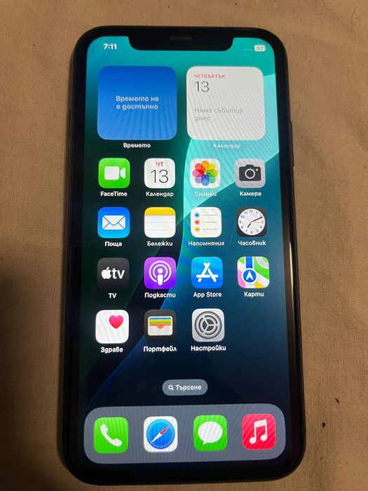 Айфон 11-64 гб Запззен в добро състояние