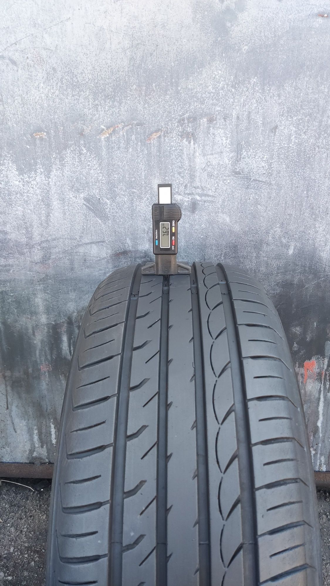 1бр. лятна гума 225/50/17 Roadhog
dot4320
7.6mm
Добро състояние на гум