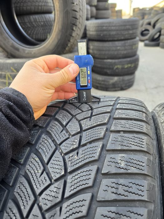 Anvelope de iarna 215-50r17 Goodyear