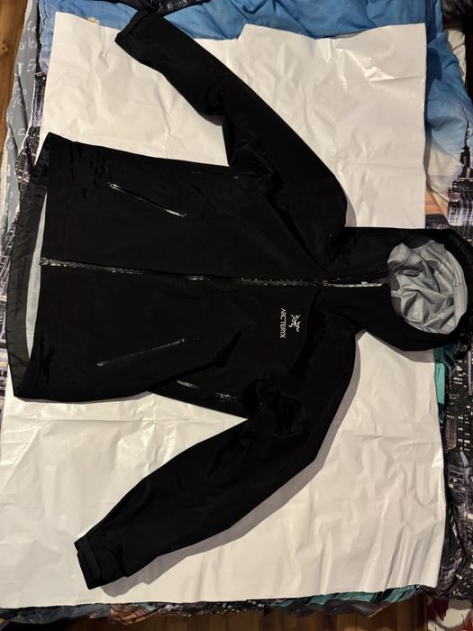 Непромокаема Ветровка На Arcteryx