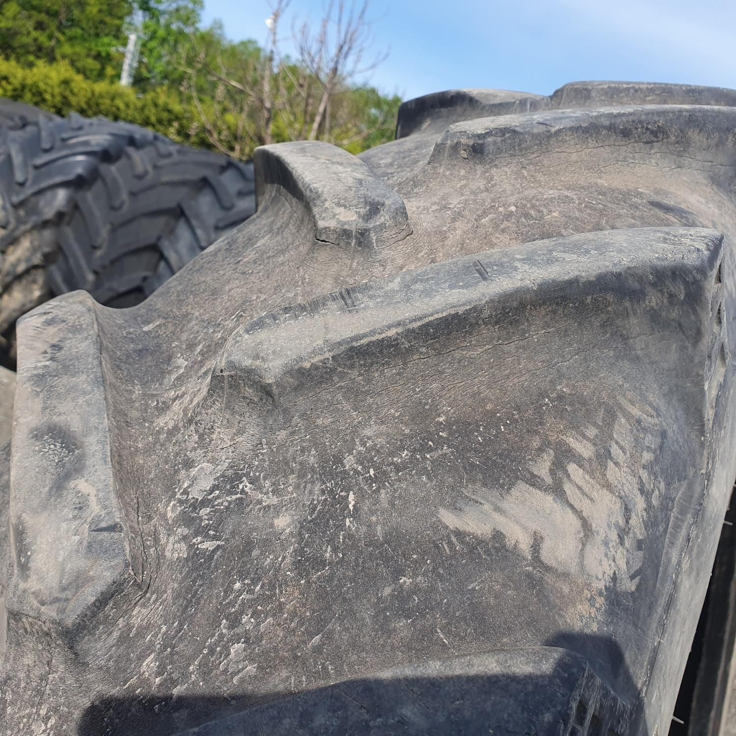 Cauciucuri 300/95R46 Bkt Anvelope Tractor Second Hand