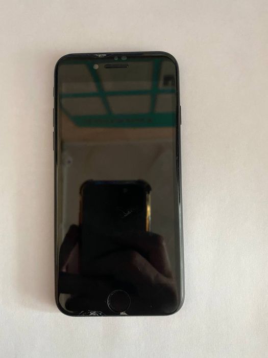 СРОЧНО !!! Продам Iphone SE 2020 года 128 гб .