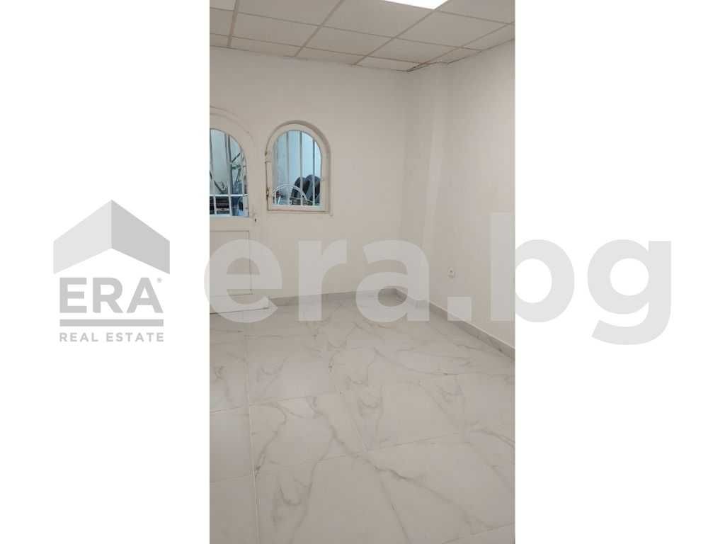 Магазин на две нива в близост до Операта, гр. Варна