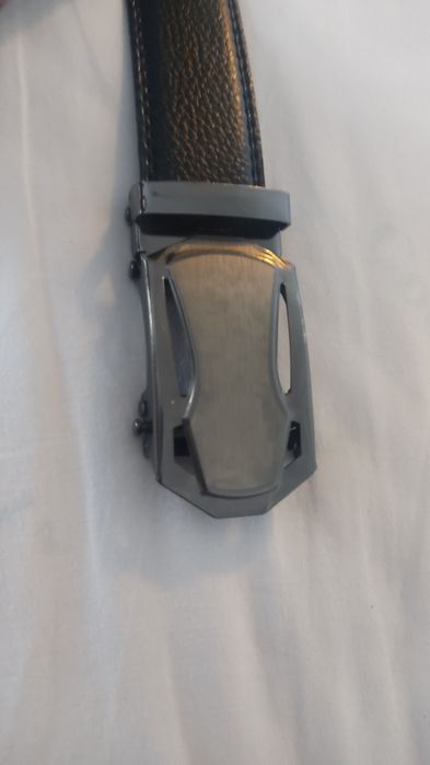 Нов кожен колан 115 см, много здрава кожа с хубава катарама.