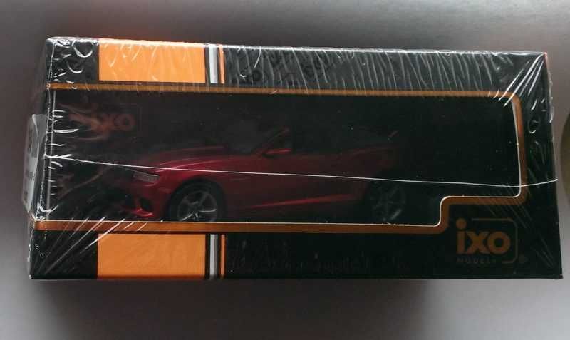 Macheta Chevrolet Camaro Convertible 2014 - IXO Premium 1/43