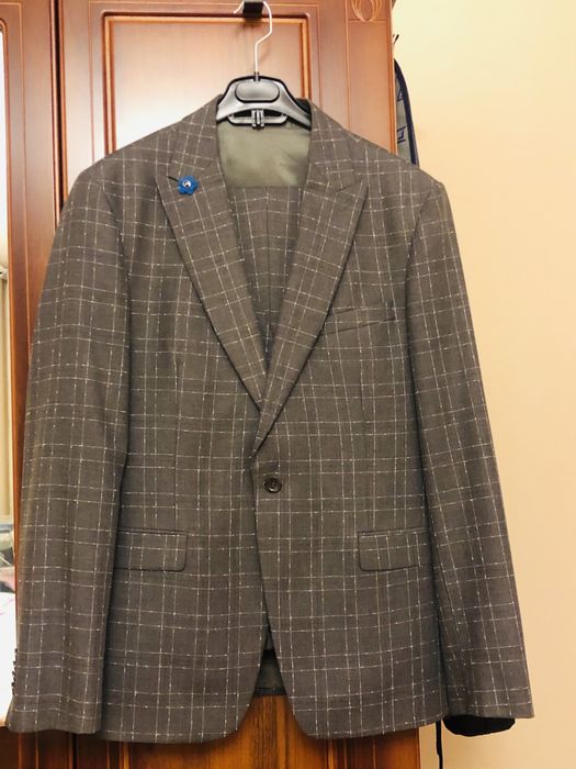 Продам мужской костюм