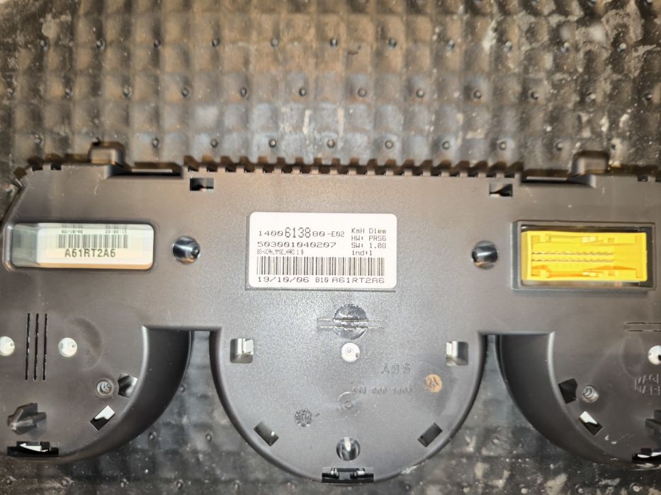 Табло,километраж,дисплей Ситроен с8,Пежо,Ланчия,фиат