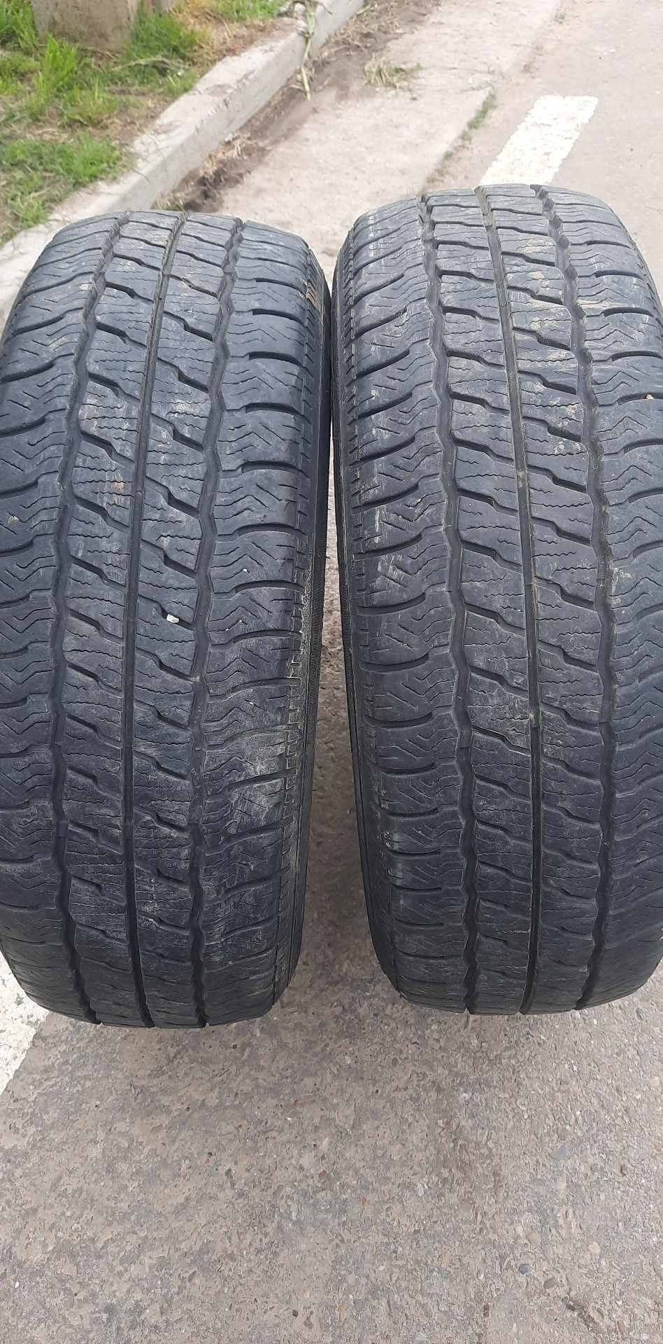 Vând 2 cauciucuri  Maxxis Vansmart M+S 215 60R 17C