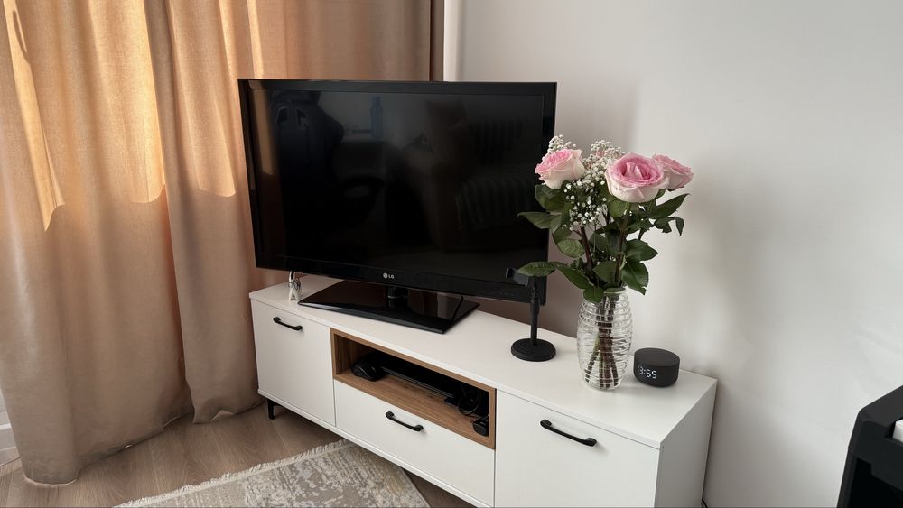 Продам телевизор LG