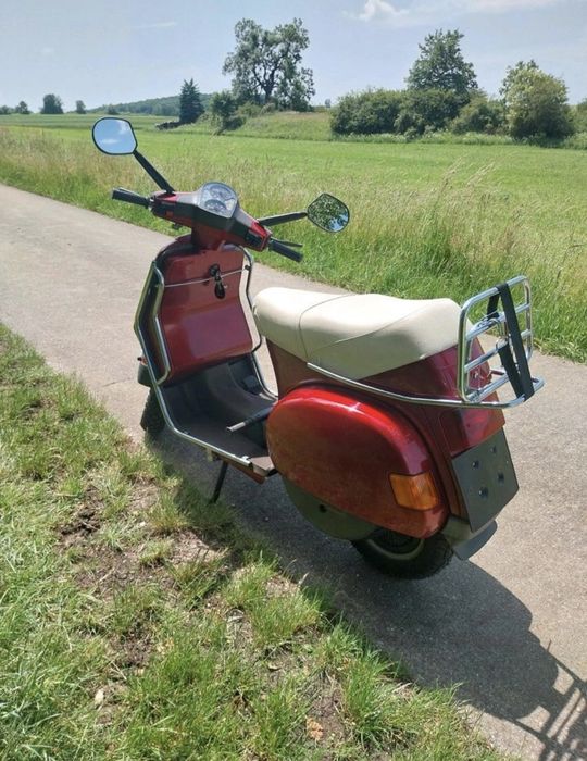 Vespa  cosa  200