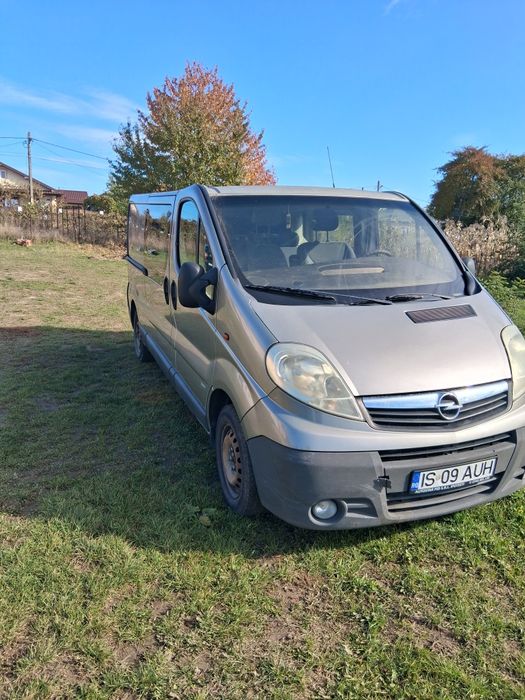 Vând Opel Vivaro
