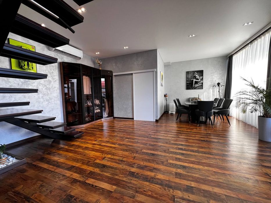 Дом на Саракульке 3,5 сотки, 270м²  Мирабадский р-н, Корзинка