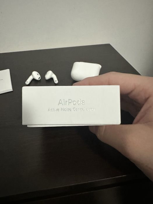 Слушалки AirPods 4 ANC