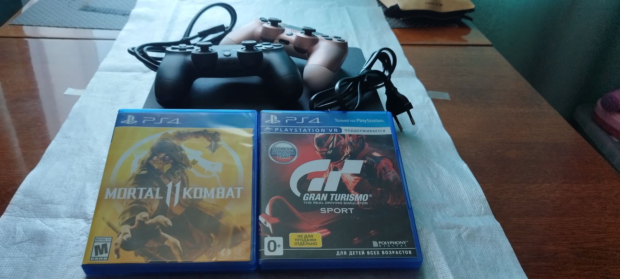 Продается ps4 slim
