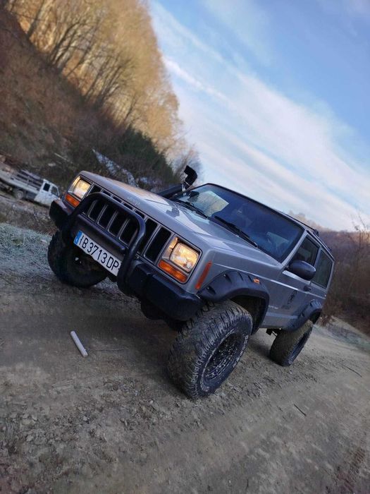 Cherokee xj 2.5 fara rugina