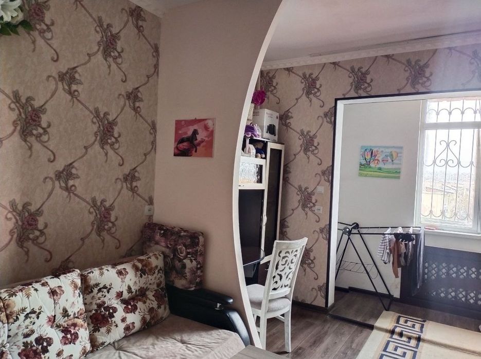 Продам 2 ком Юнусабад 14 квартал