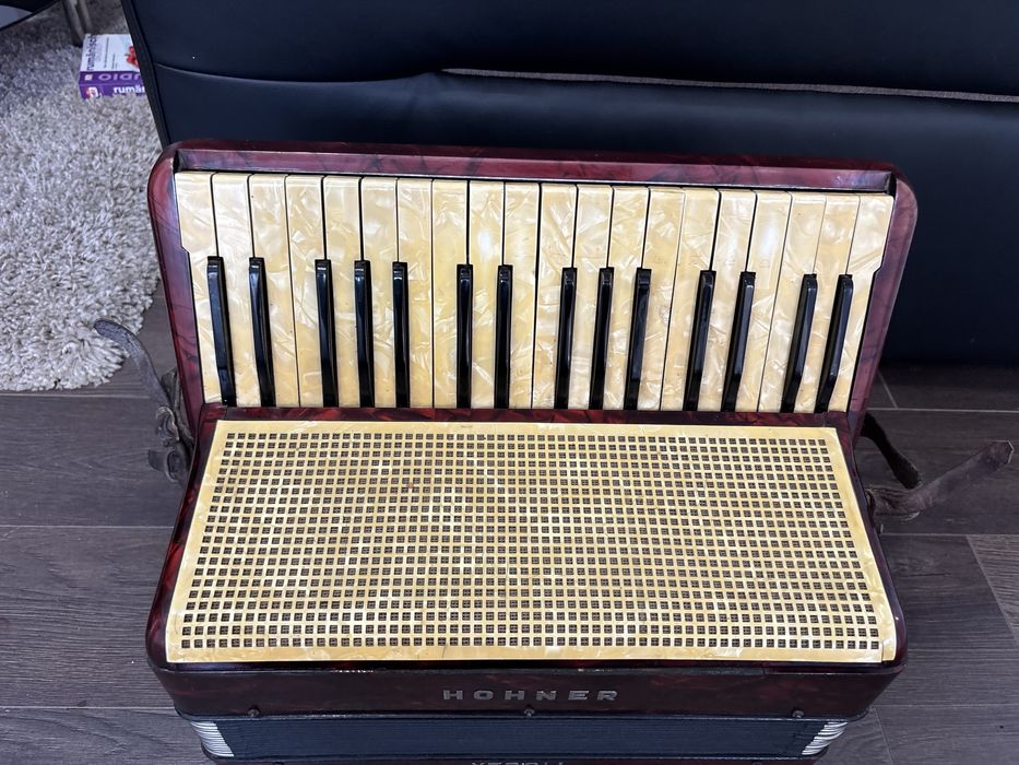 Acordeon Hohner Verdi 2 cu 80 de basi, sita