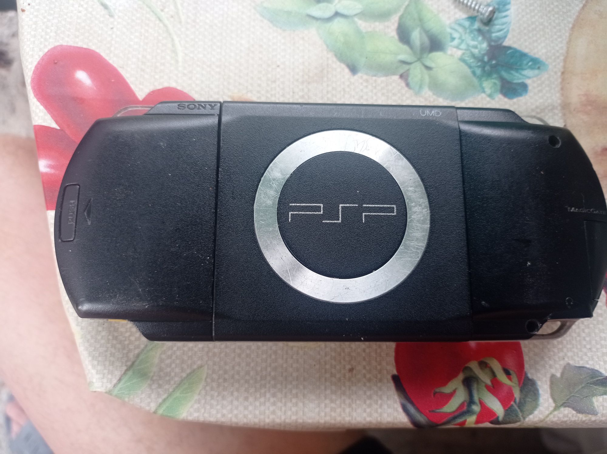 Продам PSP модель 1004