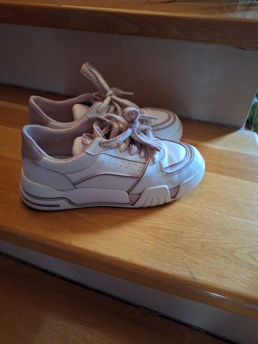Sneakers  Epica   36/37  piele naturala