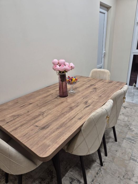 Продается стол со стульями