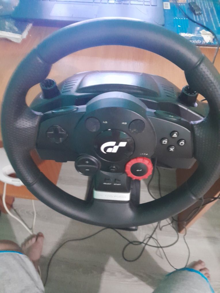 Volan Logitech Driving Force GT, pedale, vibratii, USB
