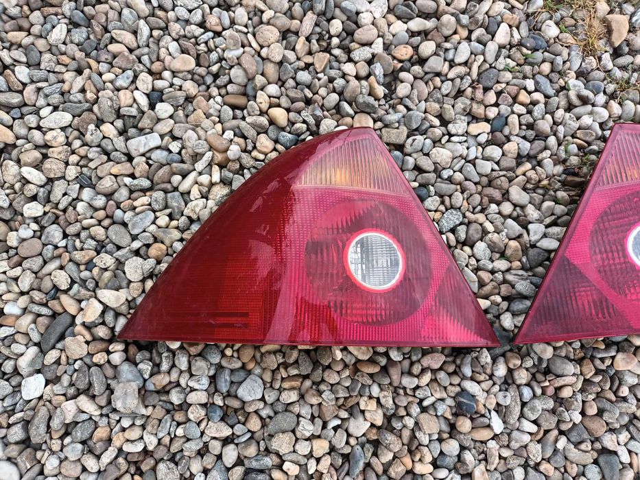 ляв и десен стоп за форд мондео МК3 седан FORD MONDEO