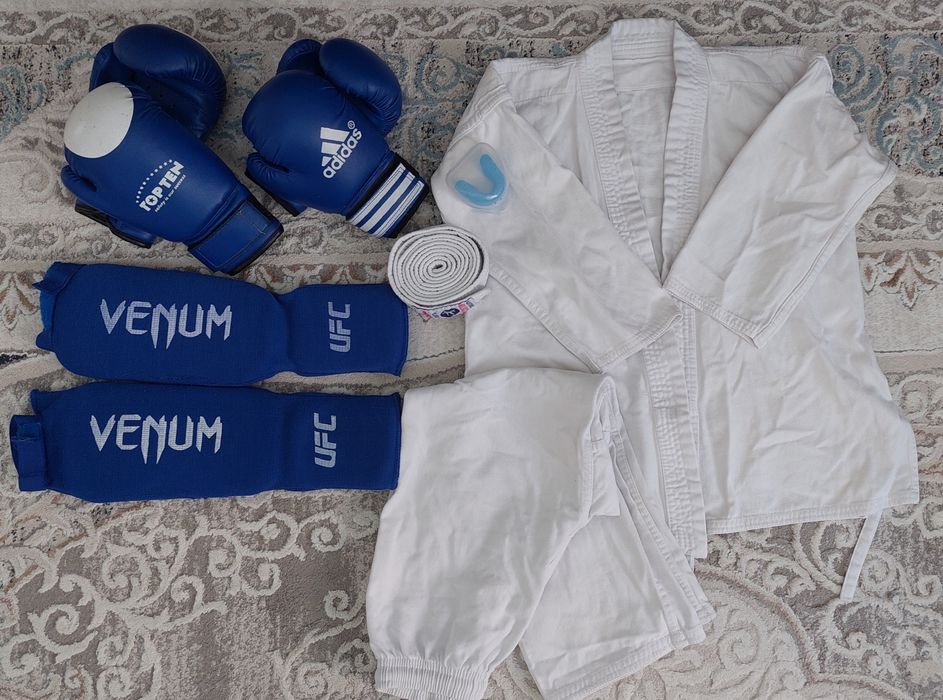 Кимоно, капа, перчатки, защитки