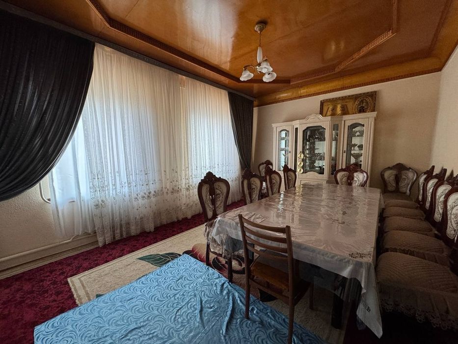 ДОРМОНДА ховли сотилади янги хает кучасида 24 автобус охир. 35.000