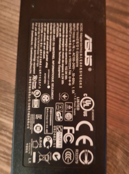 Зарядни за лаптоп Asus