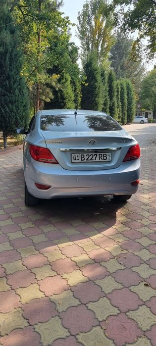 Hyundai Accent год выпуска 2011 год