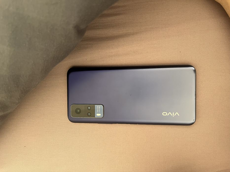 Vivo y31. Б/у в отличном состоянии без царапин