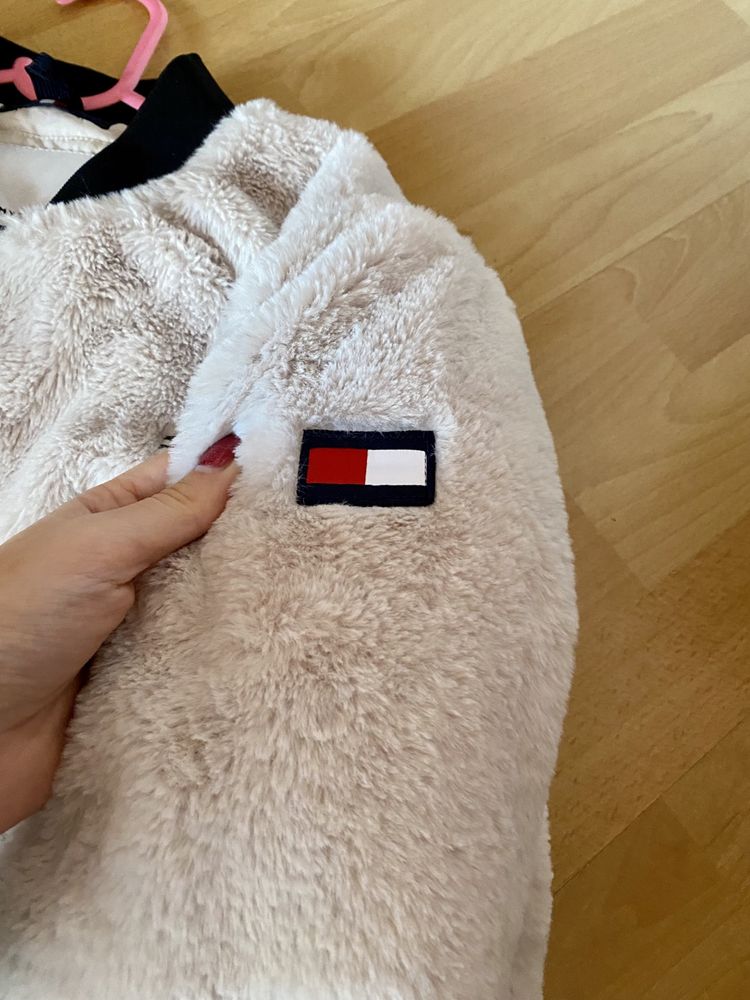 Дамско оригинално яке Tommy Hilfiger