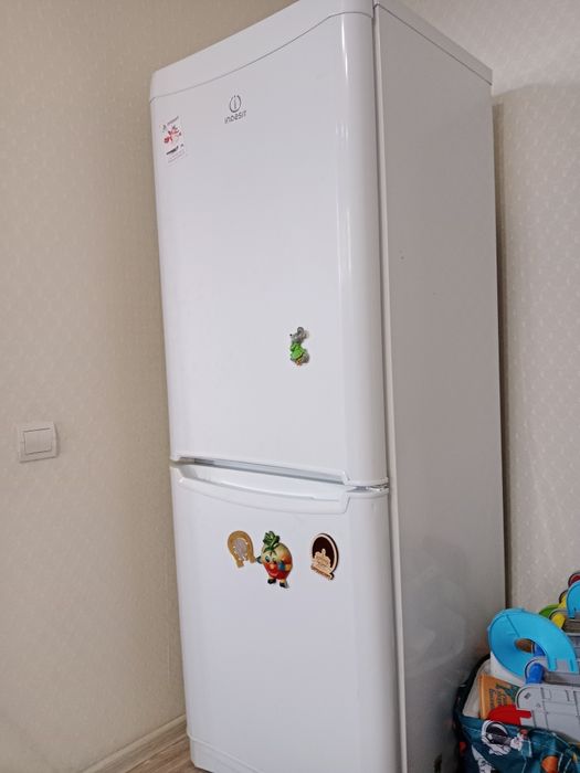 Продам холодильник индезит ,в отличном состоянии