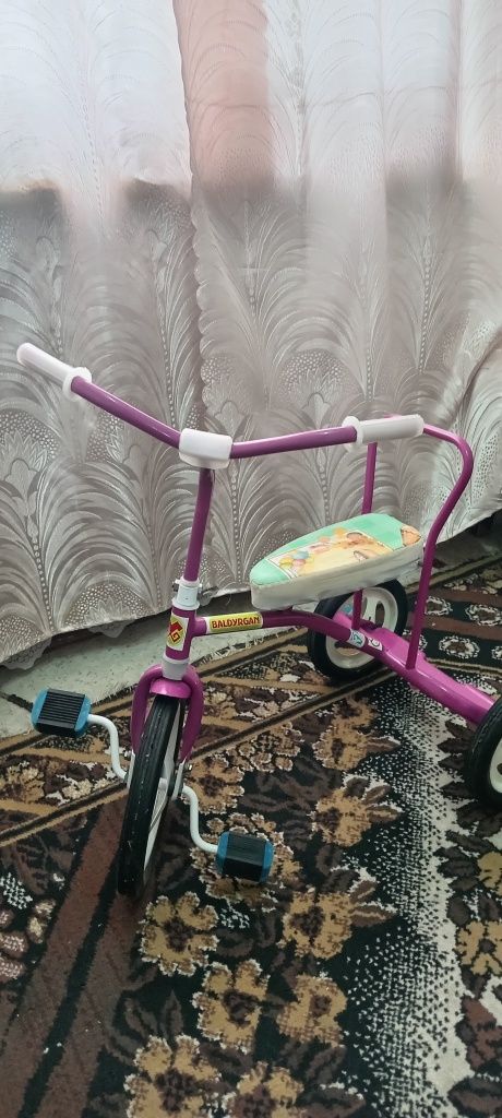 Детский  трехколесный велосипед