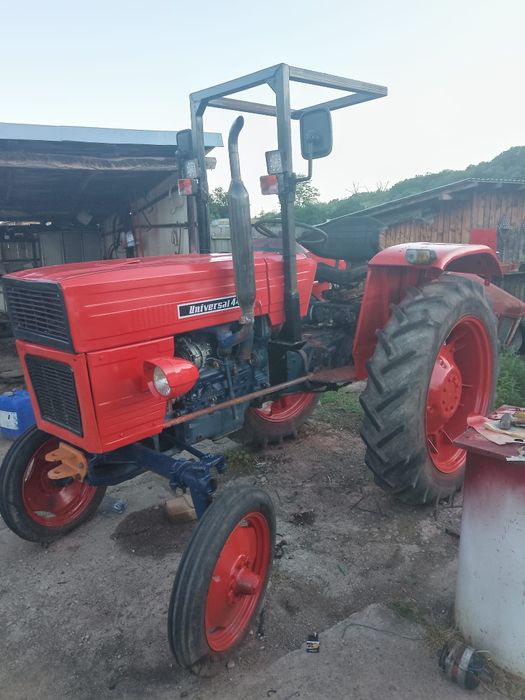Tractor Universal L445