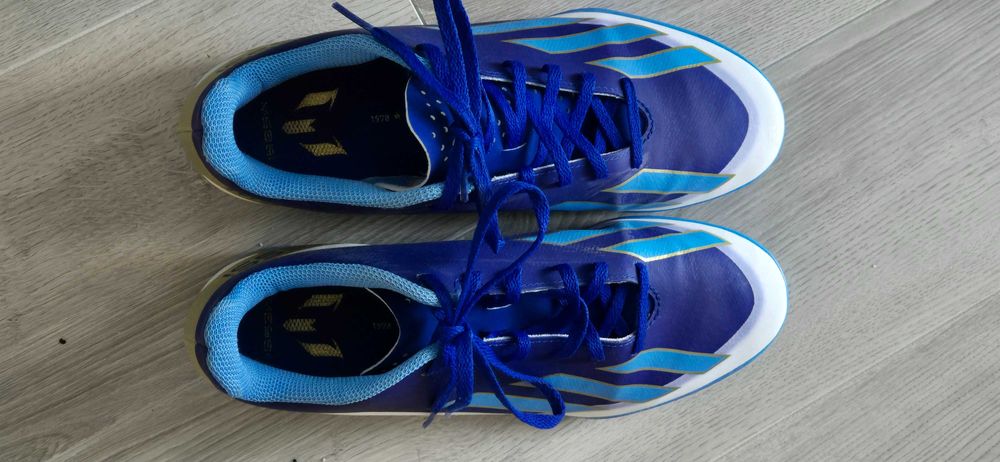 Футболни обувки стоножки Adidas Messi