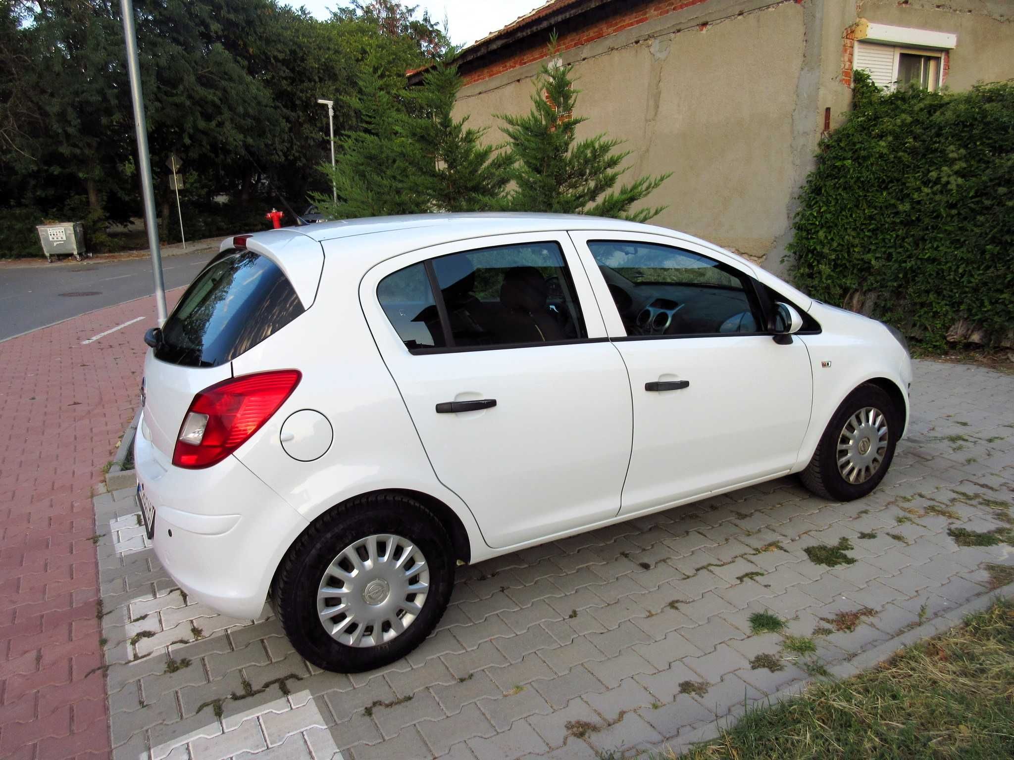 Opel Corsa 1.2i 2011g
