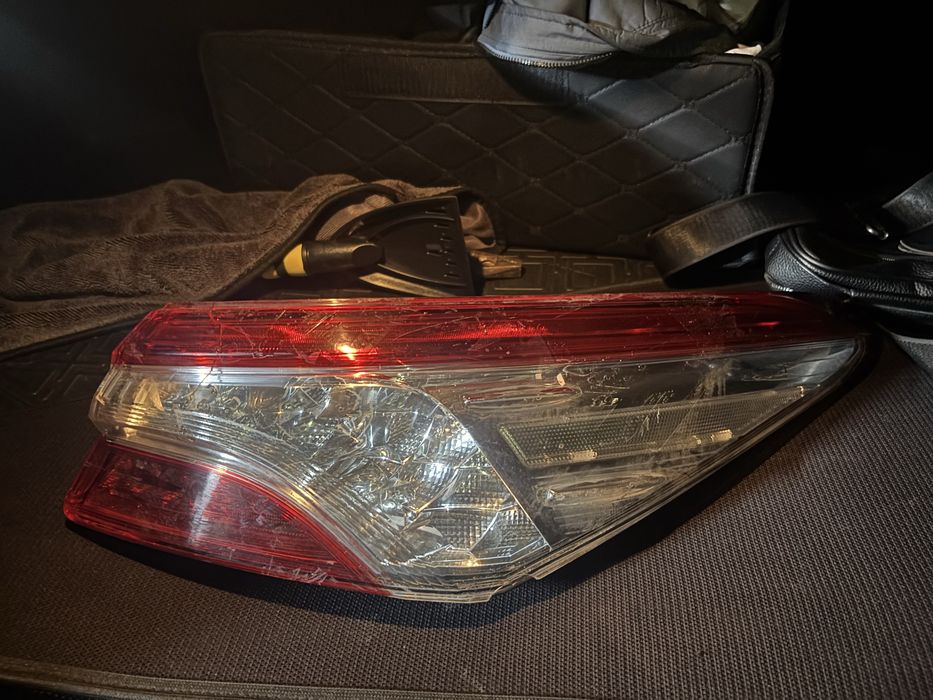 Продам фары от тойота камри 70 люкс