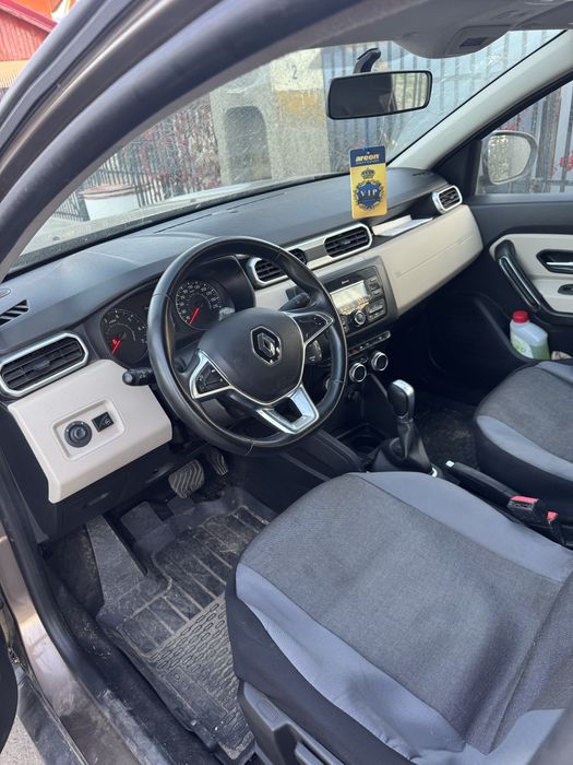 Se vinde renault duster