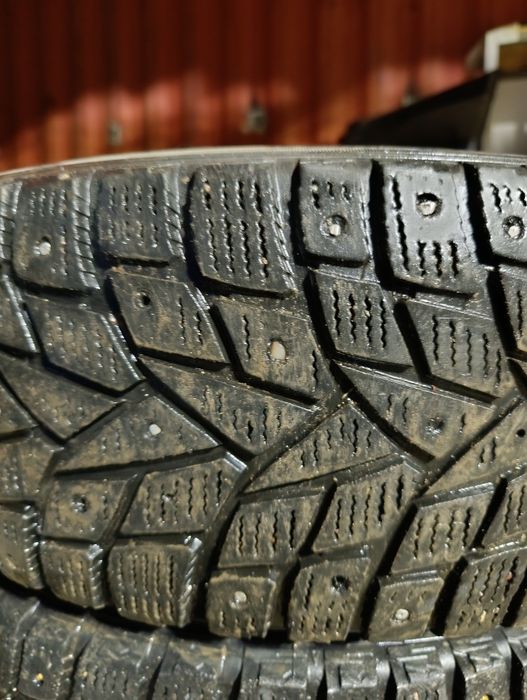 Продам шины 215/60/17