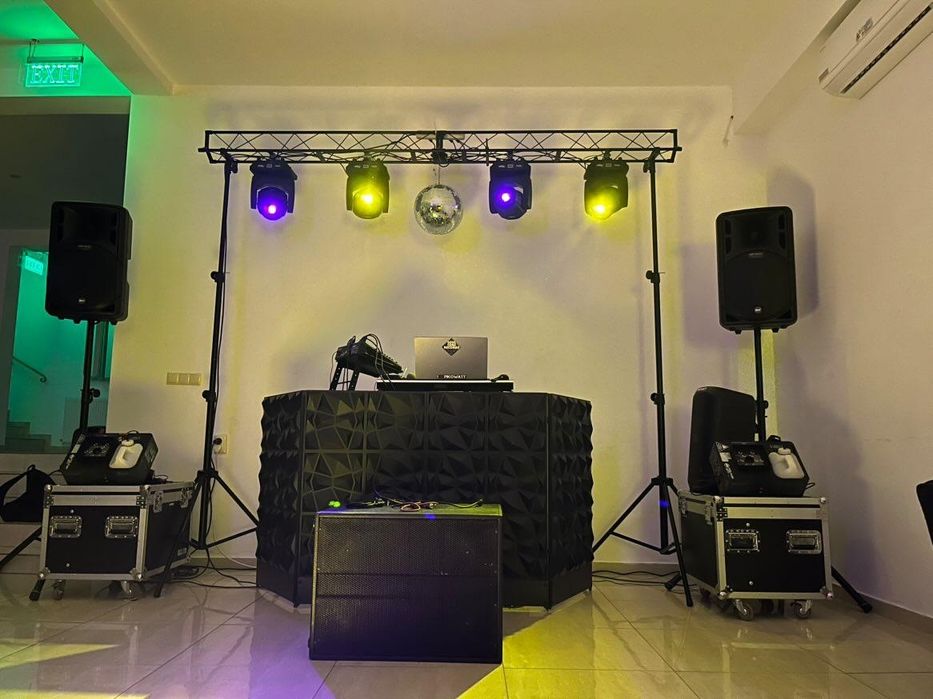 Inchirieri boxe lumini sau eveniment