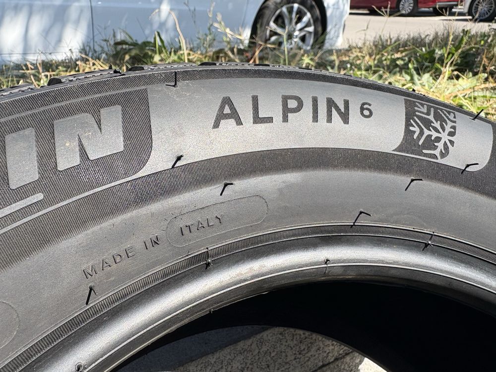 Michelin Alpin 6 - 215/60/R16 DOT 2021