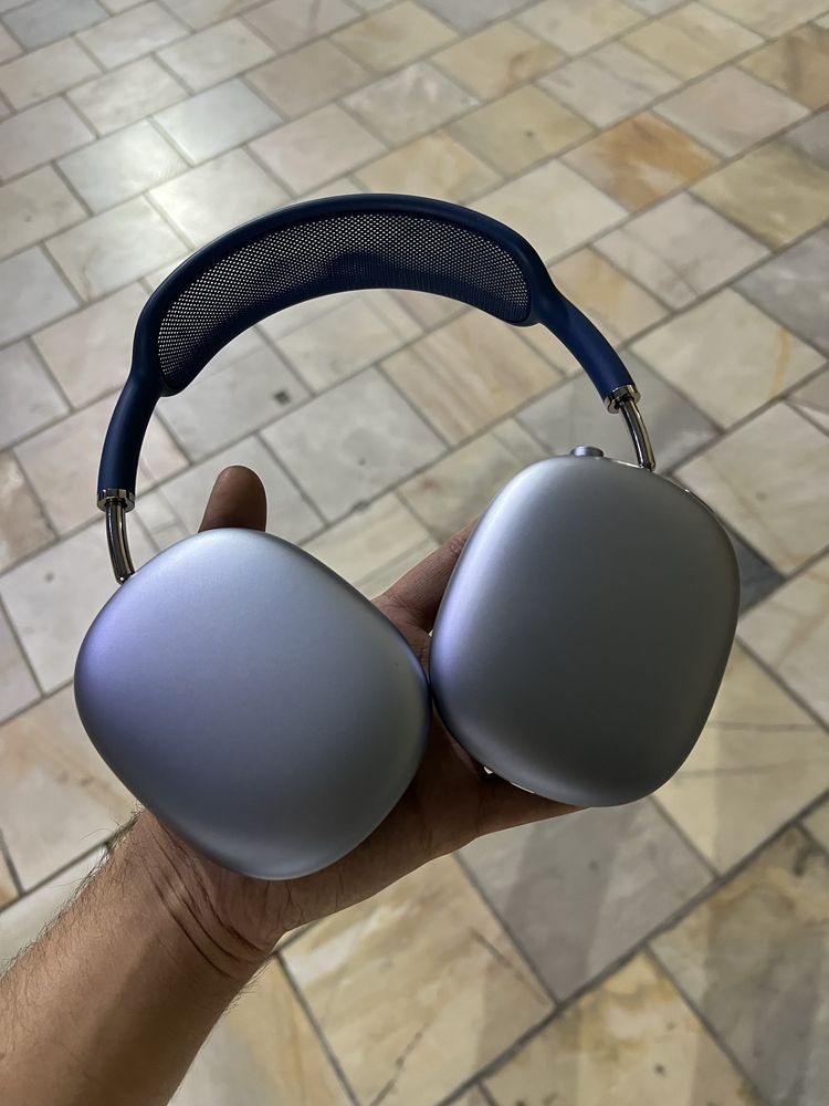 AirPodsMax. ideal